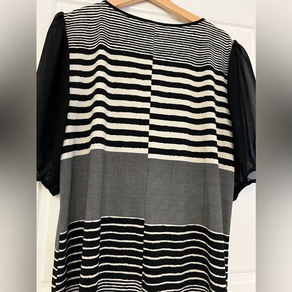 Ava James Blouse with black and white stripes and sheer black puffy sleeve sz XL - Picture 7 of 7